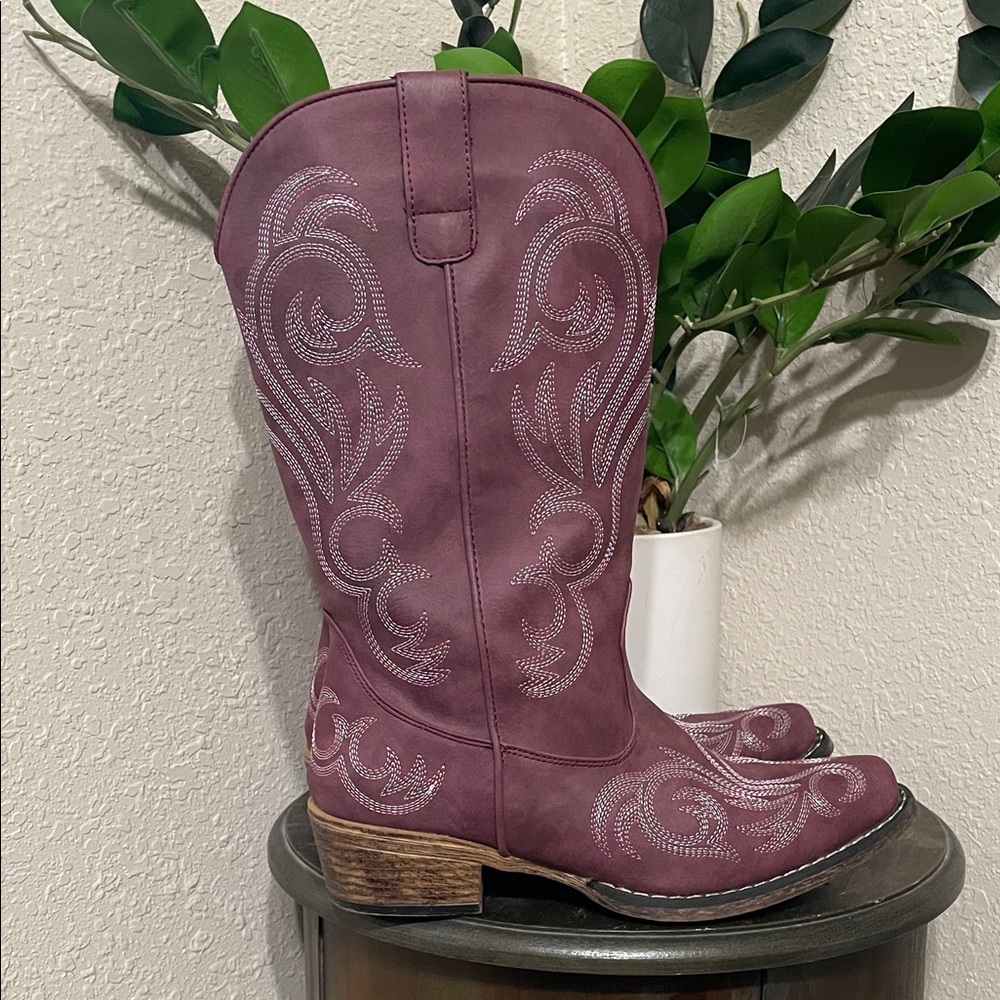 Roper burgundy embroidered Western Boots
